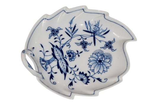 Handled Leaf Dish Blue Onion (Sword Backstamp)