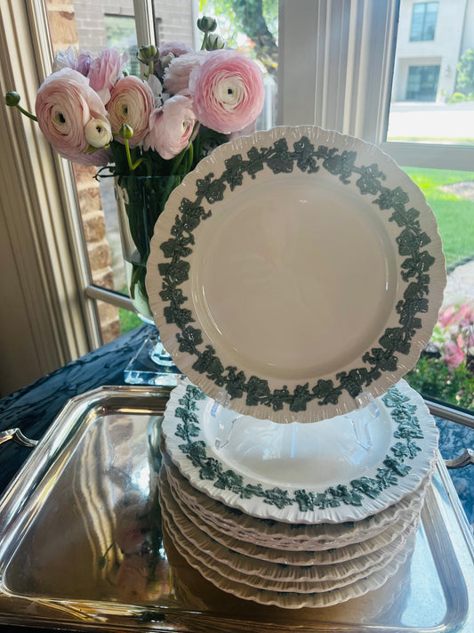 Vintage Wedgwood Embossed Queen’s Ware Dinner Plates, Green Grapevine Border, Set of 10